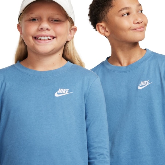 Nike Futura Long Sleeve T-shirt - Picture 1 of 3